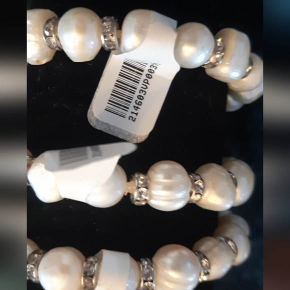 Elegant 3 PC Faux Pearl Bracelet with Silver Accents New With Tags - Picture 3 of 3